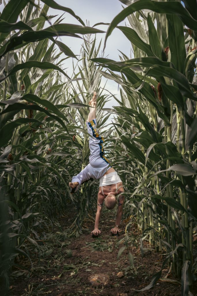 Sarah Repond_Handbalancing_champ maïs_@regine lehmann_10-min